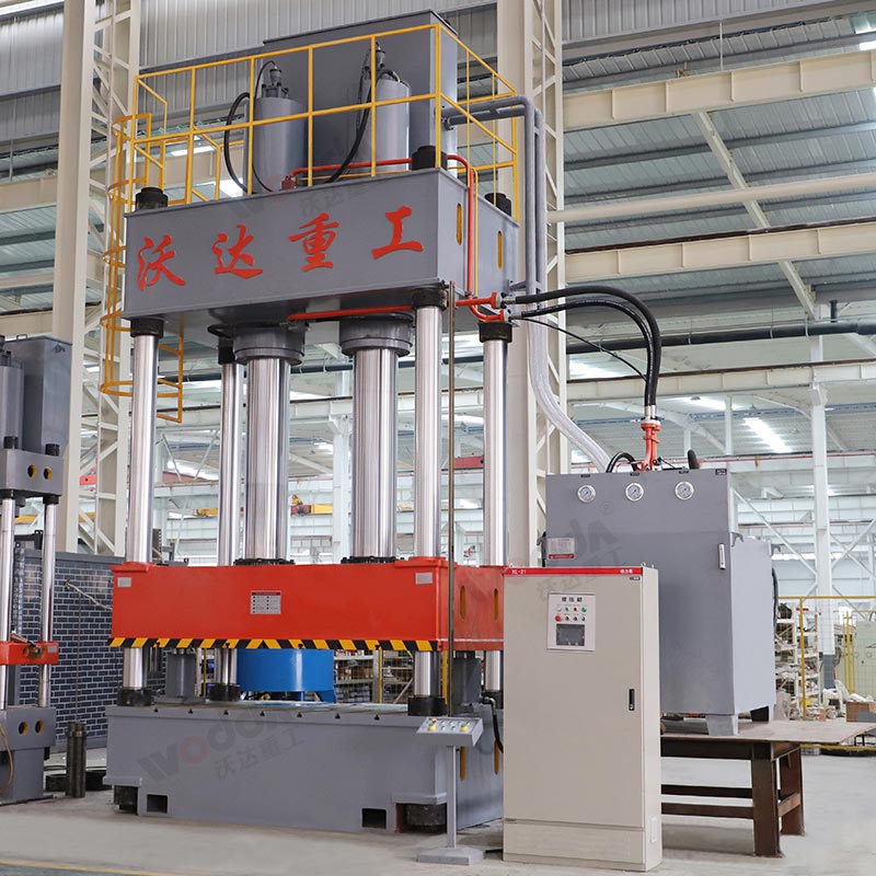 SMC模壓成型四柱液壓機(jī) SMC模壓成型四柱液壓機(jī)