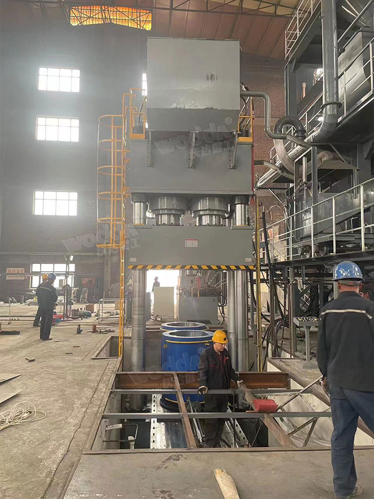 石墨坩堝液壓機安裝 石墨坩堝液壓機安裝