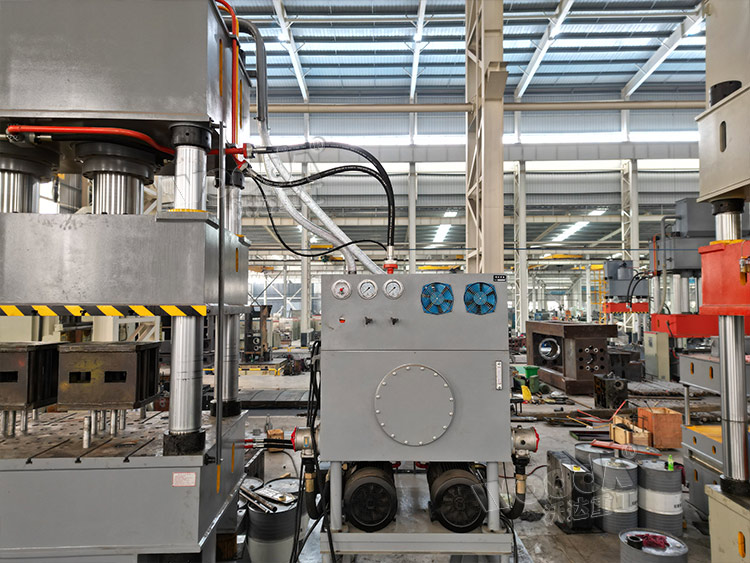 630噸拉伸機(jī)動力系統(tǒng) 630噸拉伸機(jī)動力系統(tǒng)