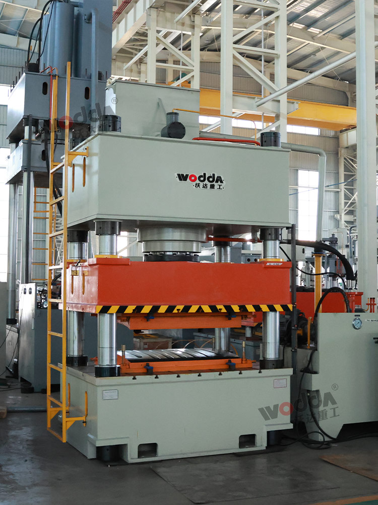 500噸四柱液壓機(jī) 500噸四柱液壓機(jī)