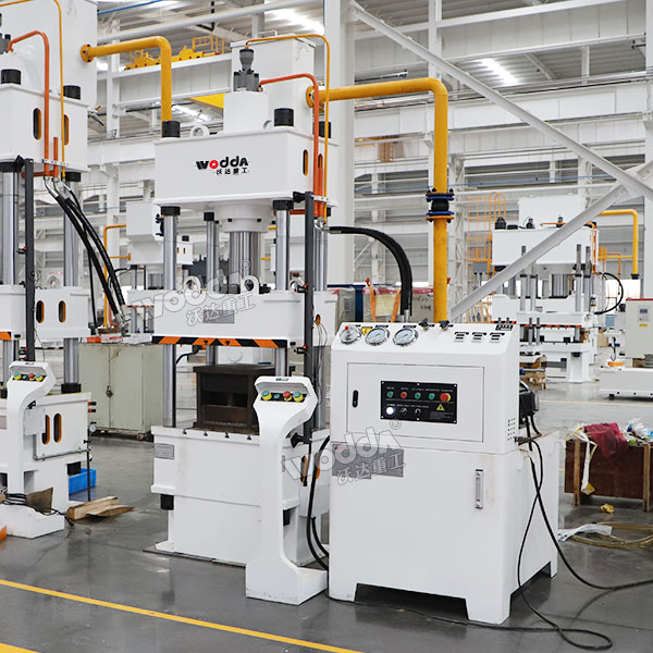 100噸三梁四柱液壓機