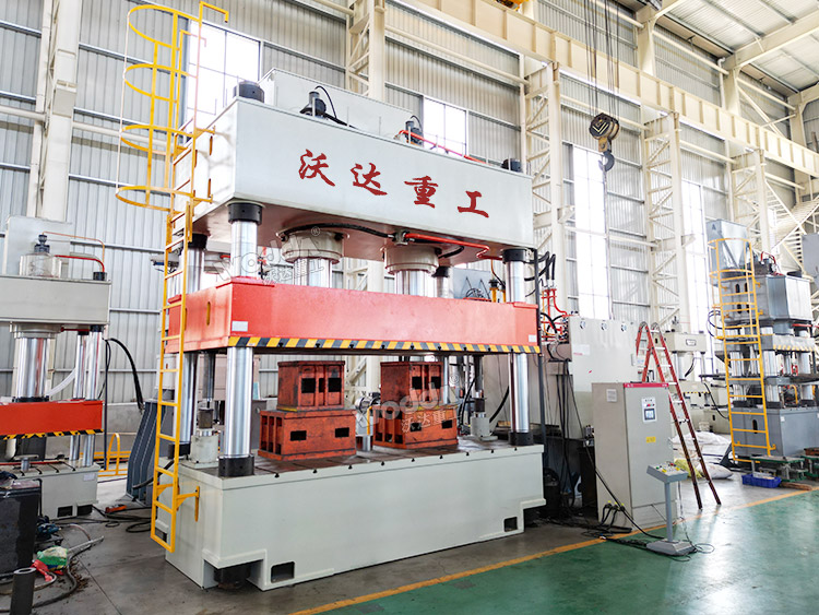 1000噸液壓機(jī) 1000噸液壓機(jī)