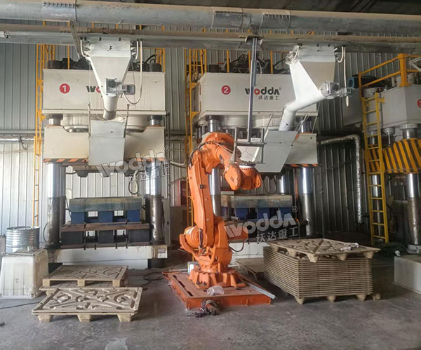 木屑托盤生產線現場.jpg 木屑托盤生產線現場.jpg