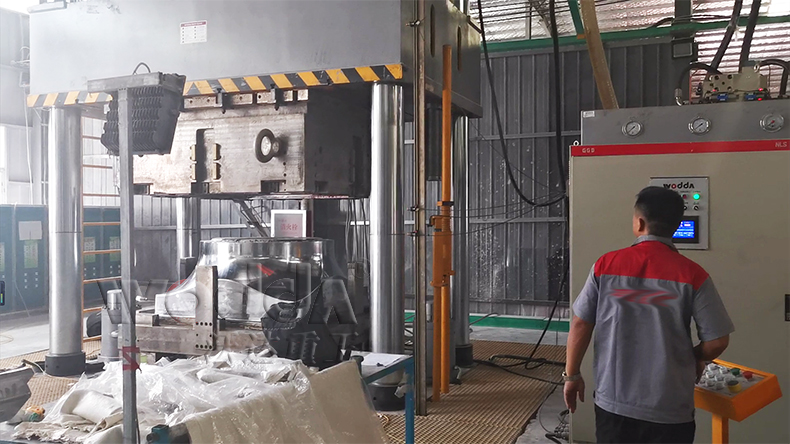 玻璃鋼風(fēng)機模壓成型液壓機